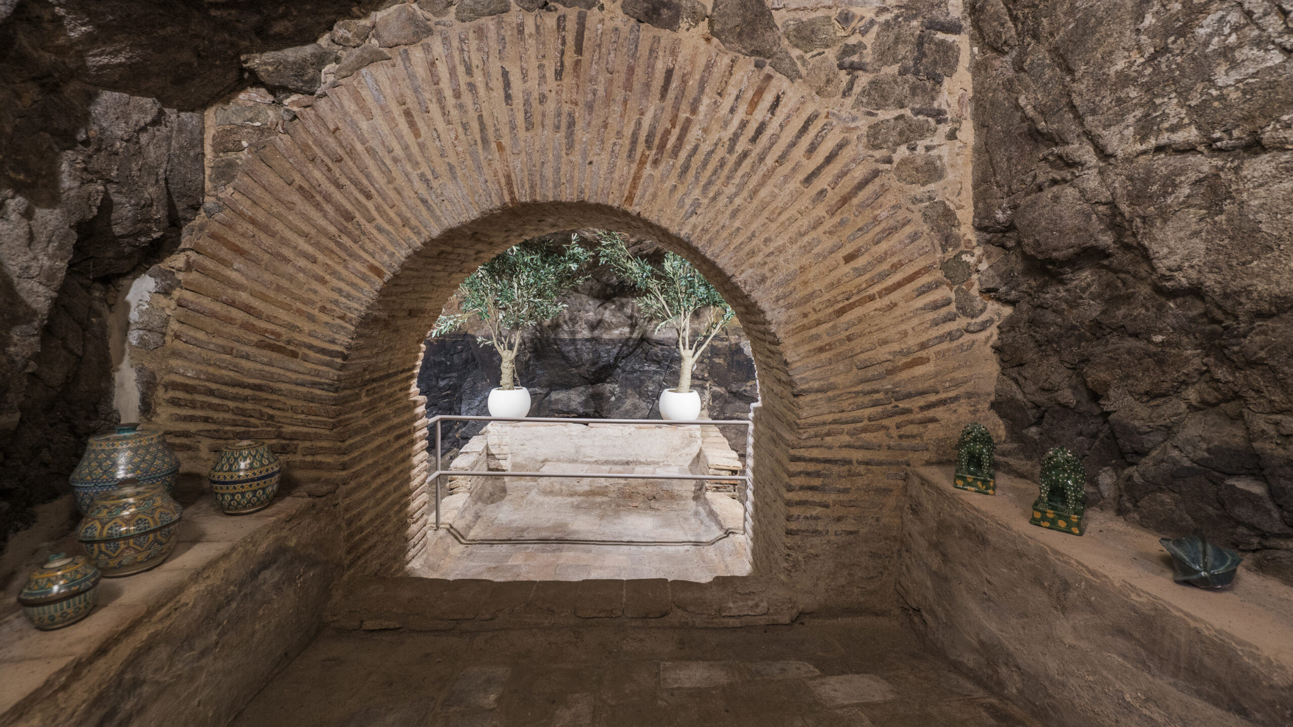 Bóveda de piedra de los baños medievales de Bellmond House